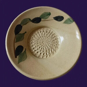Contemporary pottery garlic & ginger grater olive oil plate